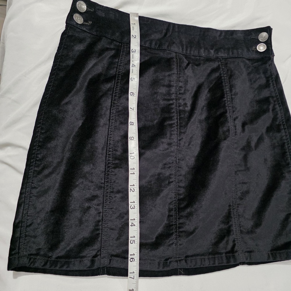 Free People Velour Mini Skirt Size 29 Black Whimsigoth Preppy Y2K - Picture 4 of 8